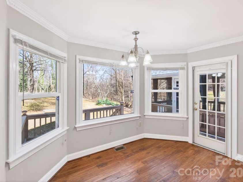 4711 Mountain Point Lane, Charlotte, NC 28216.  MLS# CAR4342579, YatesRealty ID 5505. 