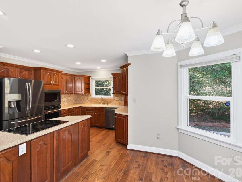 4711 Mountain Point Lane, Charlotte, NC 28216.  MLS# CAR4342579, YatesRealty ID 5505. 