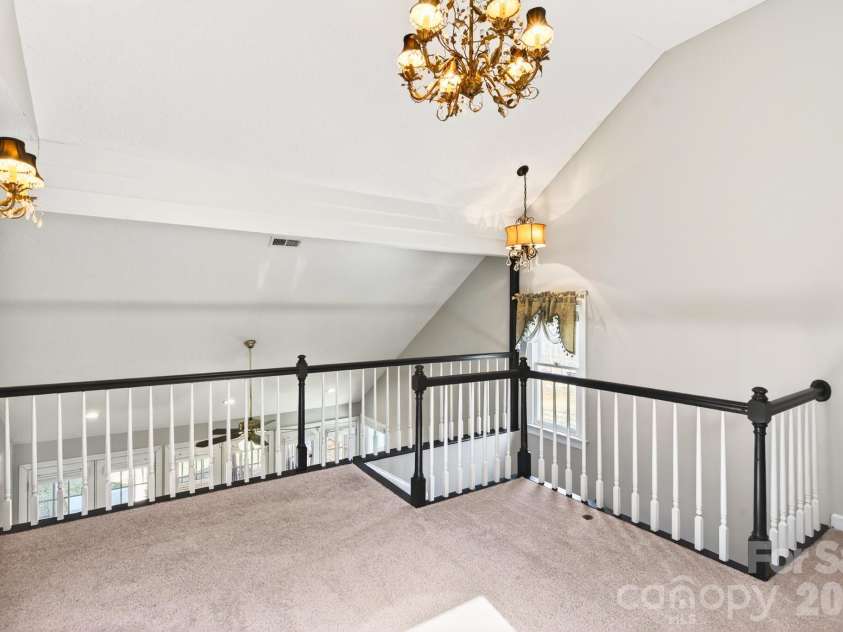 4711 Mountain Point Lane, Charlotte, NC 28216.  MLS# CAR4342579, YatesRealty ID 5505. 