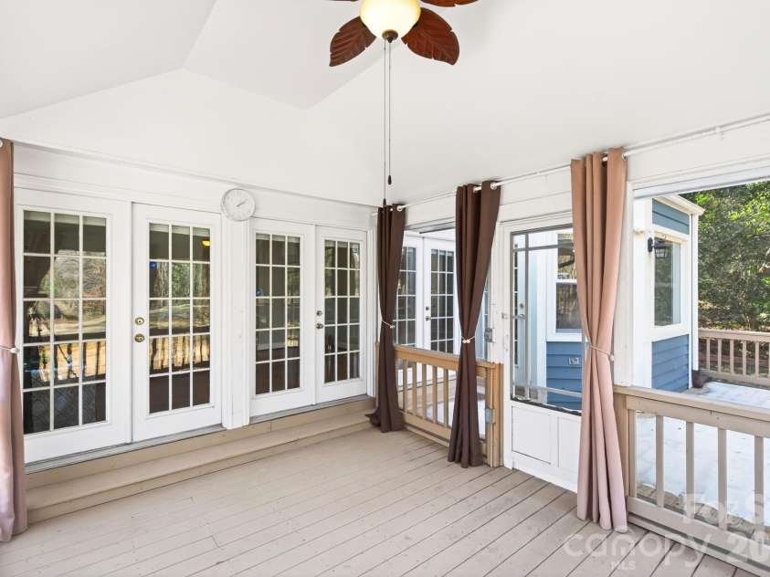 4711 Mountain Point Lane, Charlotte, NC 28216.  MLS# CAR4342579, YatesRealty ID 5505. 