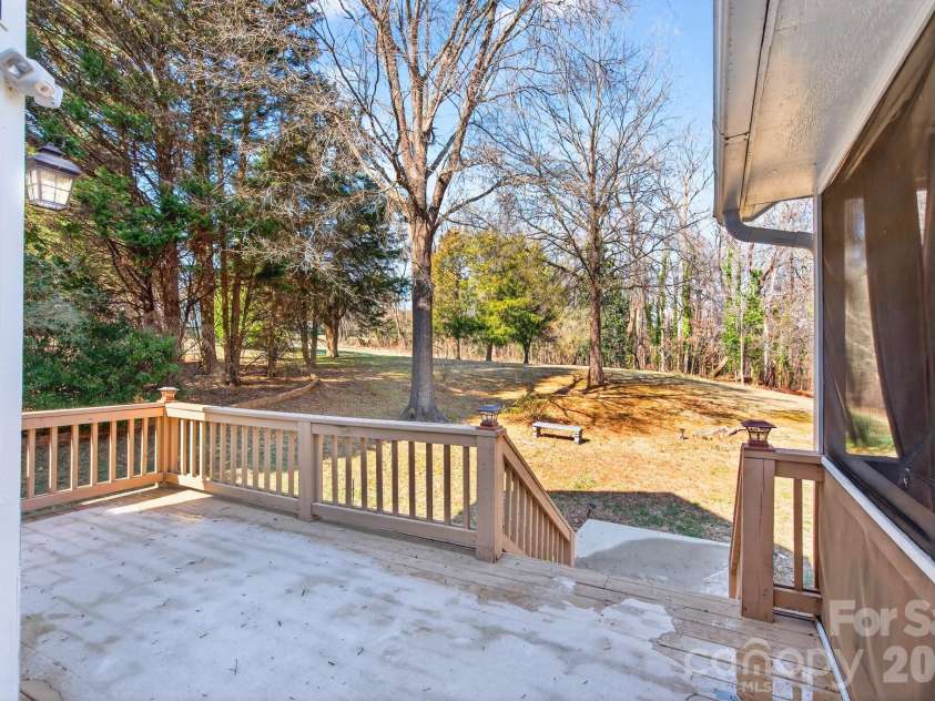 4711 Mountain Point Lane, Charlotte, NC 28216.  MLS# CAR4342579, YatesRealty ID 5505. 