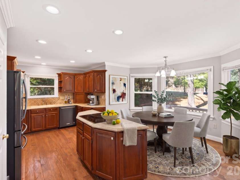 4711 Mountain Point Lane, Charlotte, NC 28216.  MLS# CAR4342579, YatesRealty ID 5505. 