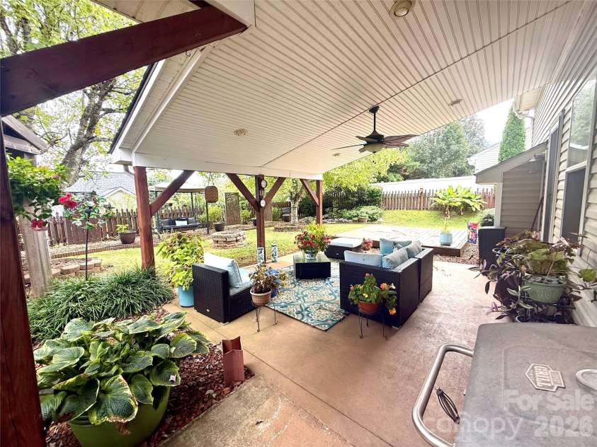 1969 8th Street Lane, Hickory, NC 28602.  MLS# CAR4431204, YatesRealty ID 55050. 