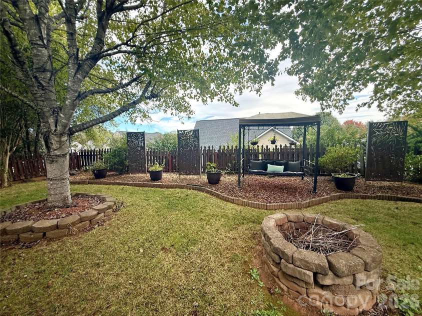 1969 8th Street Lane, Hickory, NC 28602.  MLS# CAR4431204, YatesRealty ID 55050. 