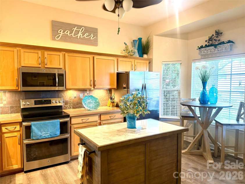 1969 8th Street Lane, Hickory, NC 28602.  MLS# CAR4431204, YatesRealty ID 55050. 