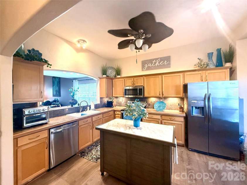 1969 8th Street Lane, Hickory, NC 28602.  MLS# CAR4431204, YatesRealty ID 55050. 