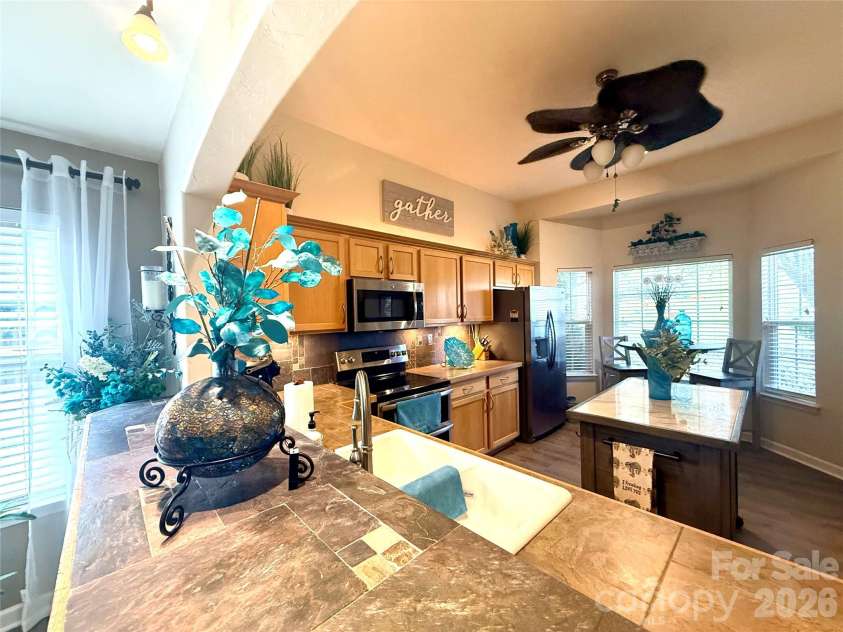 1969 8th Street Lane, Hickory, NC 28602.  MLS# CAR4431204, YatesRealty ID 55050. 