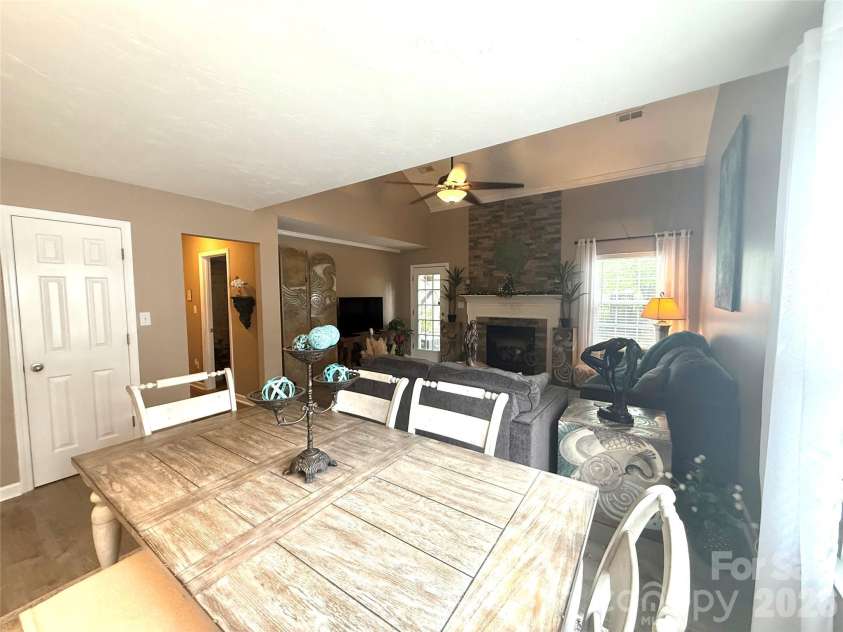 1969 8th Street Lane, Hickory, NC 28602.  MLS# CAR4431204, YatesRealty ID 55050. 