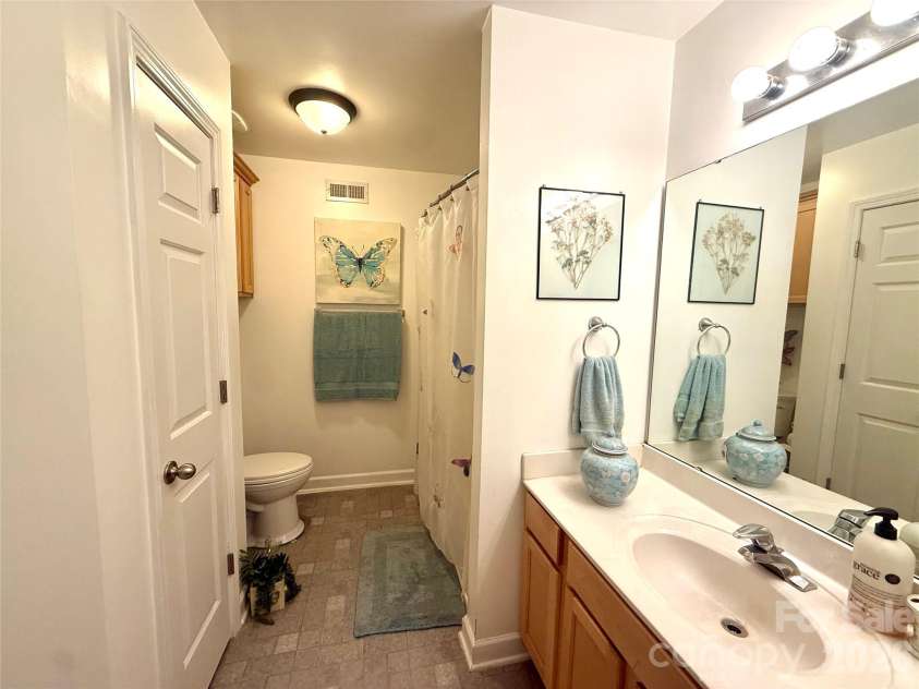 1969 8th Street Lane, Hickory, NC 28602.  MLS# CAR4431204, YatesRealty ID 55050. 