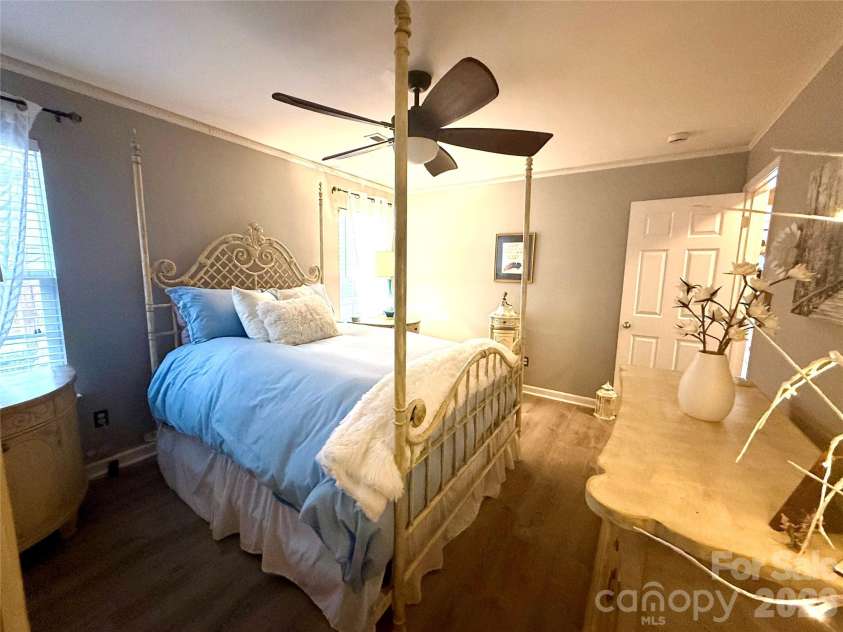 1969 8th Street Lane, Hickory, NC 28602.  MLS# CAR4431204, YatesRealty ID 55050. 