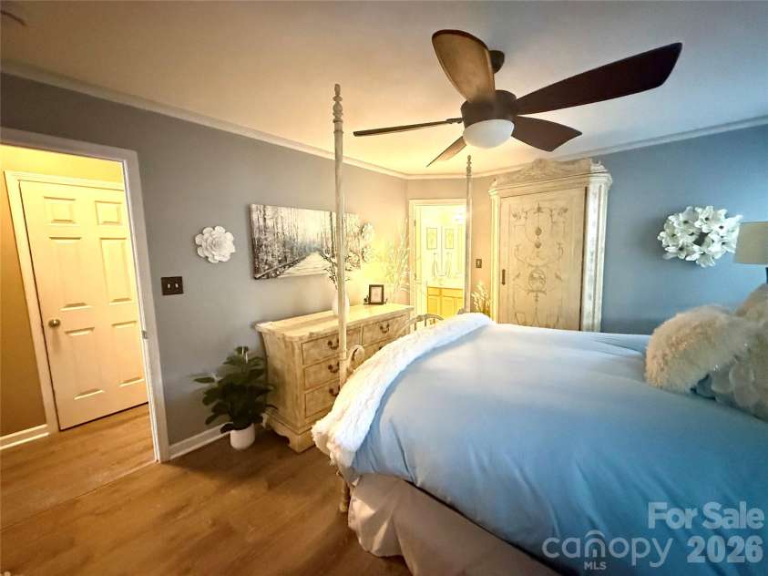 1969 8th Street Lane, Hickory, NC 28602.  MLS# CAR4431204, YatesRealty ID 55050. 