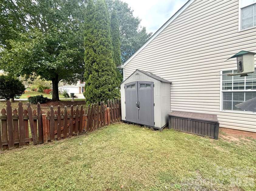 1969 8th Street Lane, Hickory, NC 28602.  MLS# CAR4431204, YatesRealty ID 55050. 
