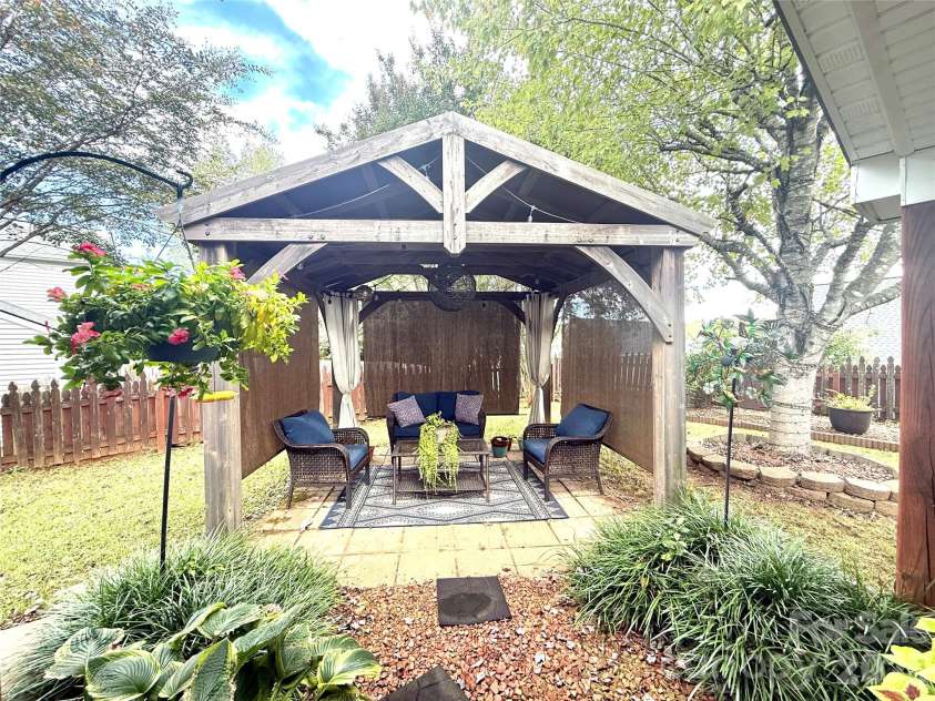 1969 8th Street Lane, Hickory, NC 28602.  MLS# CAR4431204, YatesRealty ID 55050. 