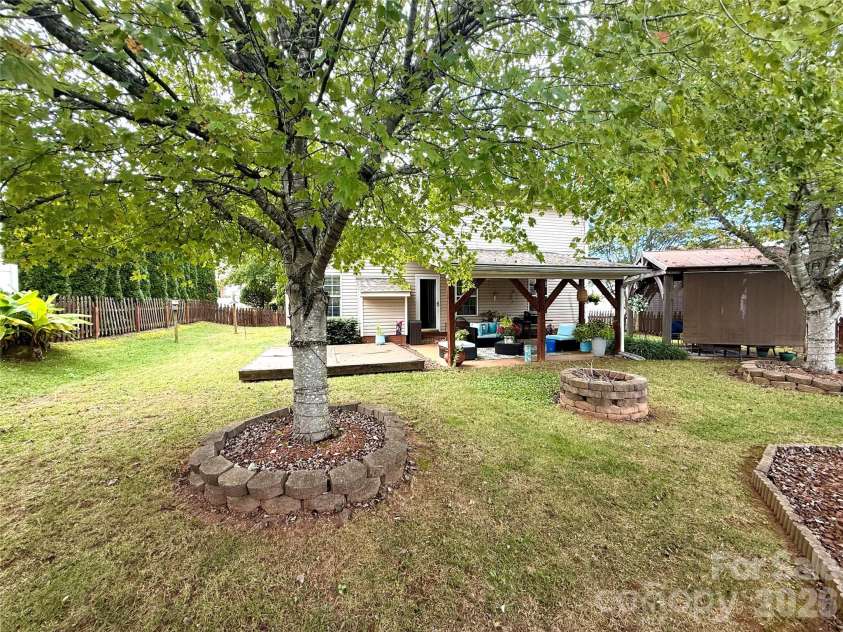1969 8th Street Lane, Hickory, NC 28602.  MLS# CAR4431204, YatesRealty ID 55050. 