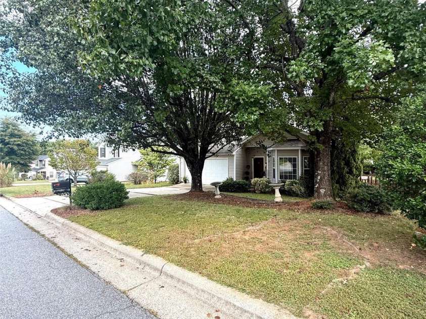 1969 8th Street Lane, Hickory, NC 28602.  MLS# CAR4431204, YatesRealty ID 55050. 
