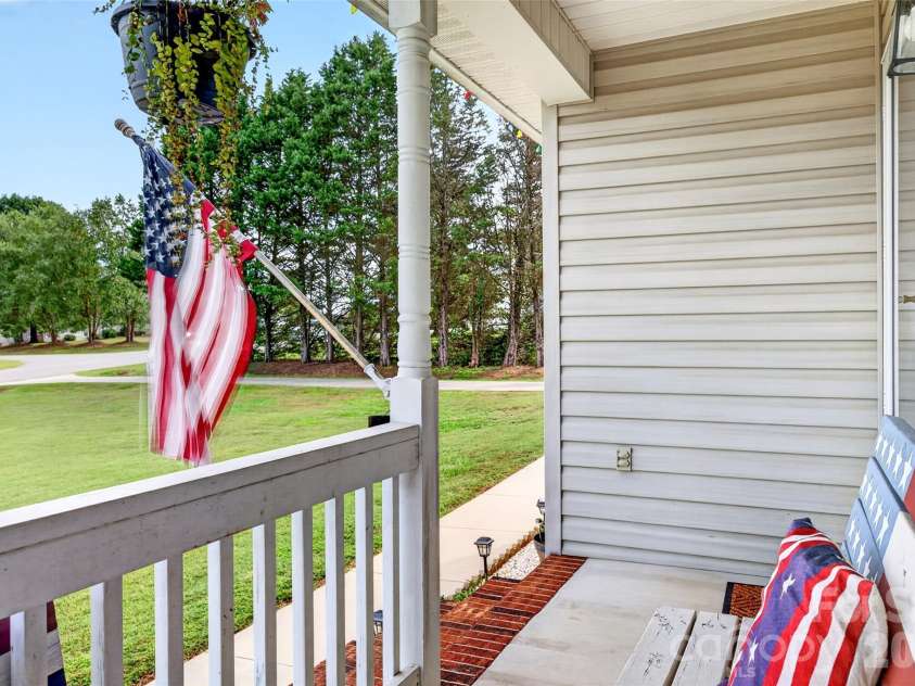 135 Rumple Hill Drive, Statesville, NC 28677.  MLS# CAR4431920, YatesRealty ID 55055. 