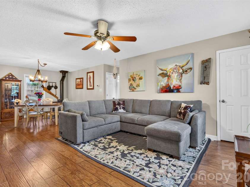 135 Rumple Hill Drive, Statesville, NC 28677.  MLS# CAR4431920, YatesRealty ID 55055. 