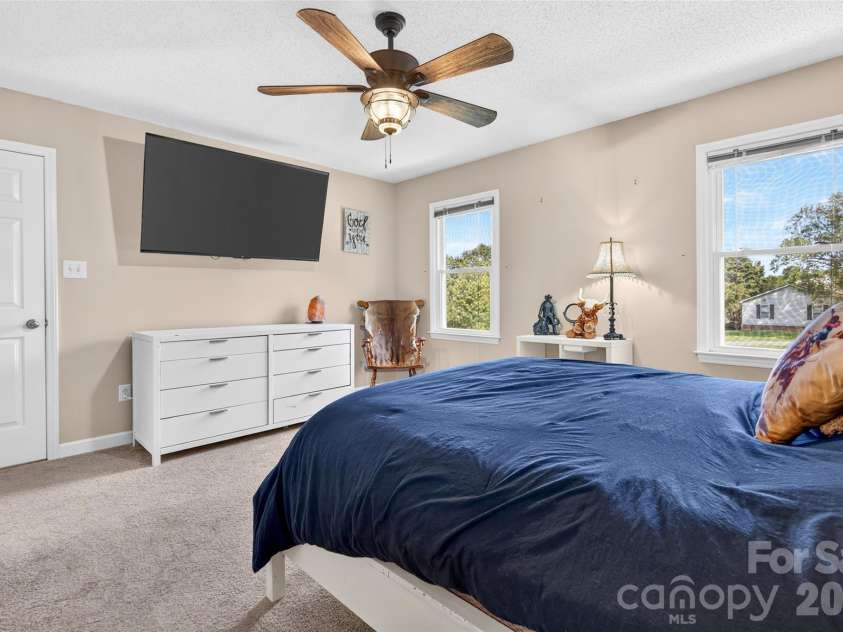 135 Rumple Hill Drive, Statesville, NC 28677.  MLS# CAR4431920, YatesRealty ID 55055. 