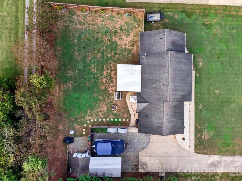 135 Rumple Hill Drive, Statesville, NC 28677.  MLS# CAR4431920, YatesRealty ID 55055. 
