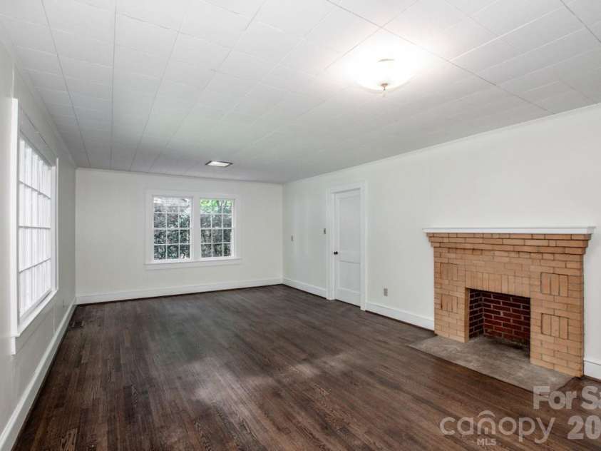 541 Walnut Street, Mooresville, NC 28115.  MLS# CAR4431916, YatesRealty ID 55057. 