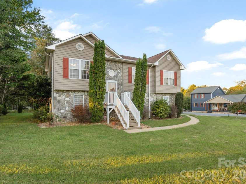 1500 Ivy Lane, Valdese, NC 28690.  MLS# CAR4430692, YatesRealty ID 55058. 