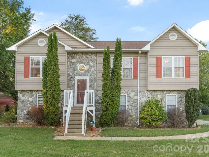 1500 Ivy Lane, Valdese, NC 28690.  MLS# CAR4430692, YatesRealty ID 55058. 