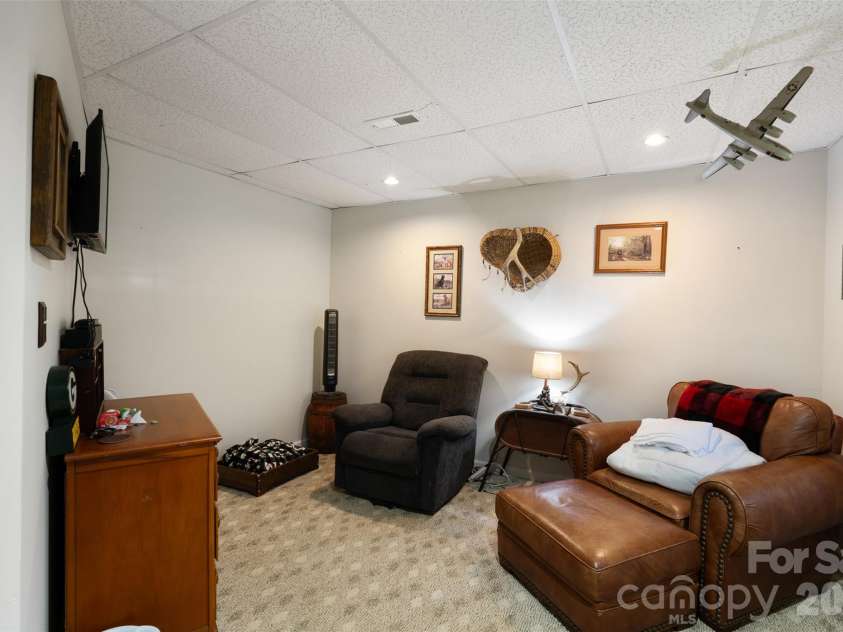1500 Ivy Lane, Valdese, NC 28690.  MLS# CAR4430692, YatesRealty ID 55058. Flex Space 1