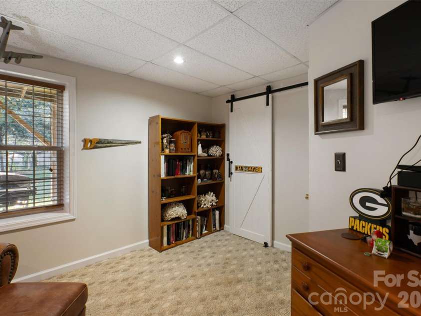 1500 Ivy Lane, Valdese, NC 28690.  MLS# CAR4430692, YatesRealty ID 55058. Flex Space 1