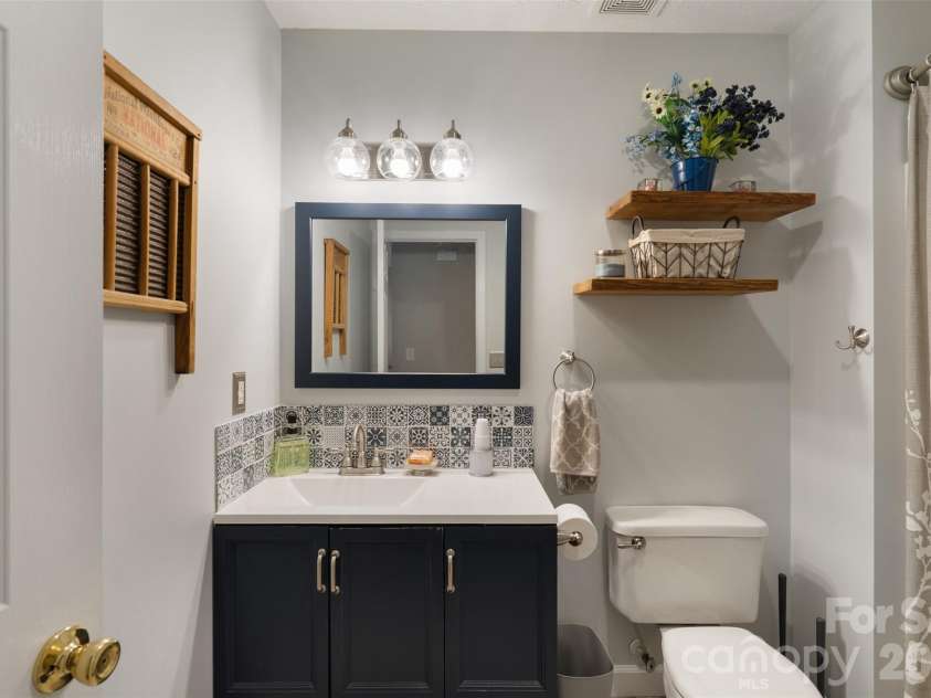 1500 Ivy Lane, Valdese, NC 28690.  MLS# CAR4430692, YatesRealty ID 55058. Full Bathroom
