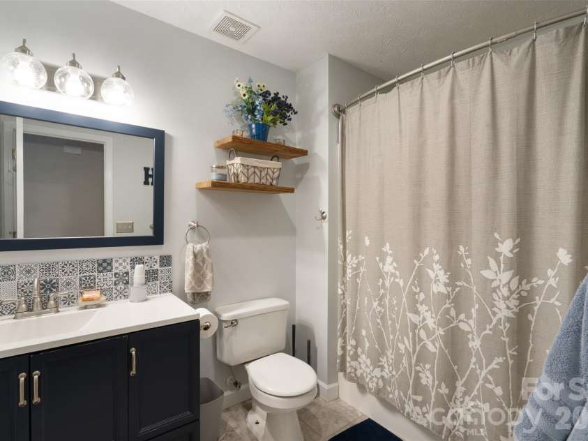 1500 Ivy Lane, Valdese, NC 28690.  MLS# CAR4430692, YatesRealty ID 55058. Full Bathroom