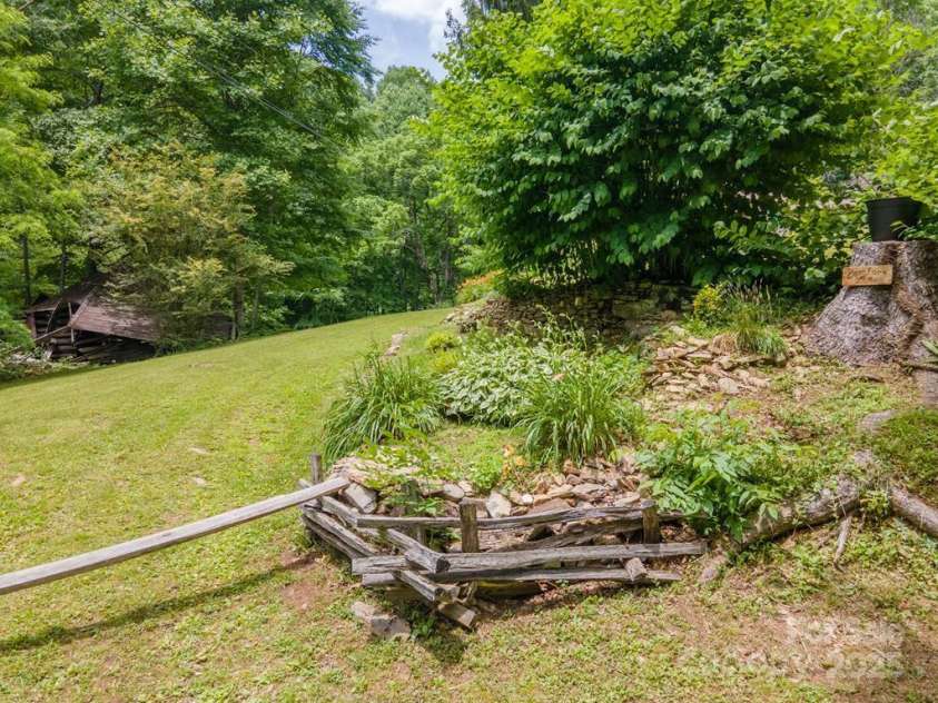 3093 Dicks Creek, Whittier, NC 28789.  MLS# CAR4231887, YatesRealty ID 5506. 