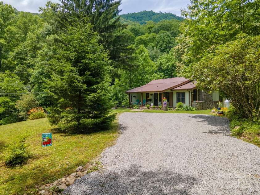 3093 Dicks Creek, Whittier, NC 28789.  MLS# CAR4231887, YatesRealty ID 5506. 