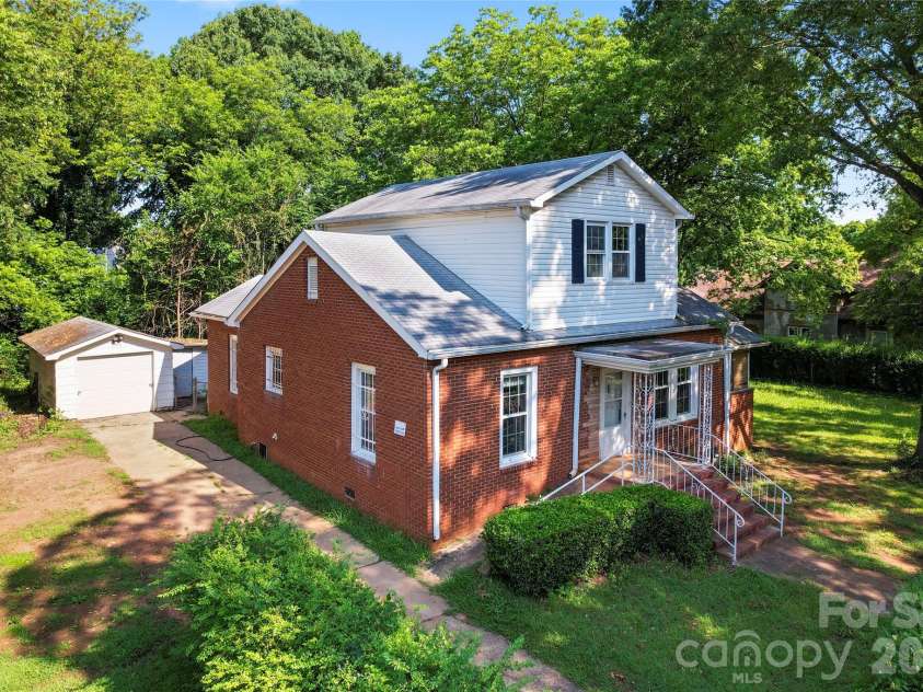 317 Campus Street, Charlotte, NC 28216.  MLS# CAR4329279, YatesRealty ID 5506. 