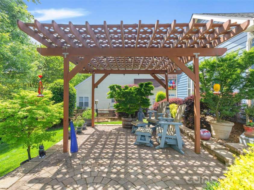 12316 Panthersville Drive, Charlotte, NC 28269.  MLS# CAR4420849, YatesRealty ID 55060. Additional Seating