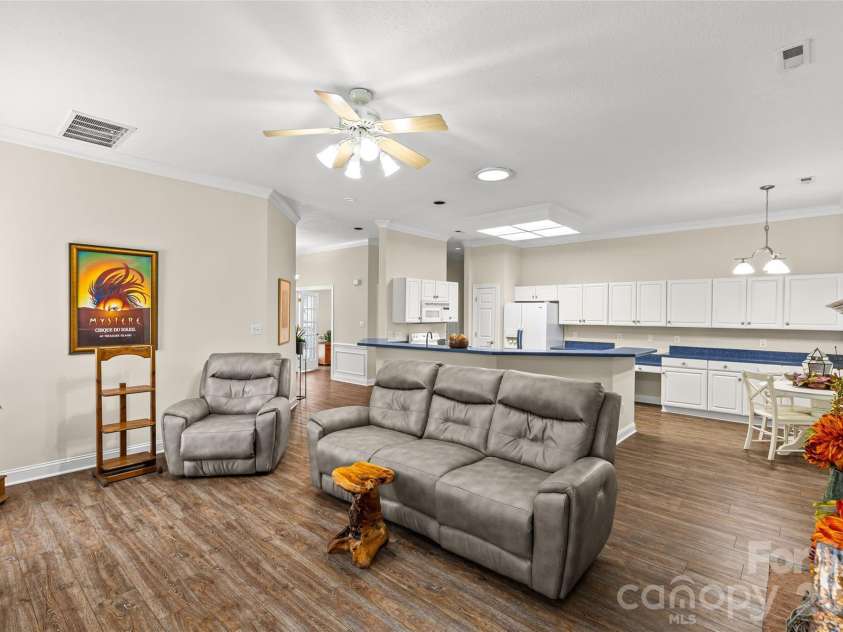12316 Panthersville Drive, Charlotte, NC 28269.  MLS# CAR4420849, YatesRealty ID 55060. Open Floorplan