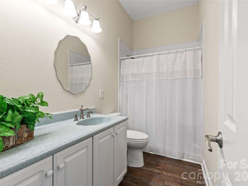 12316 Panthersville Drive, Charlotte, NC 28269.  MLS# CAR4420849, YatesRealty ID 55060. Second Full Bathroom