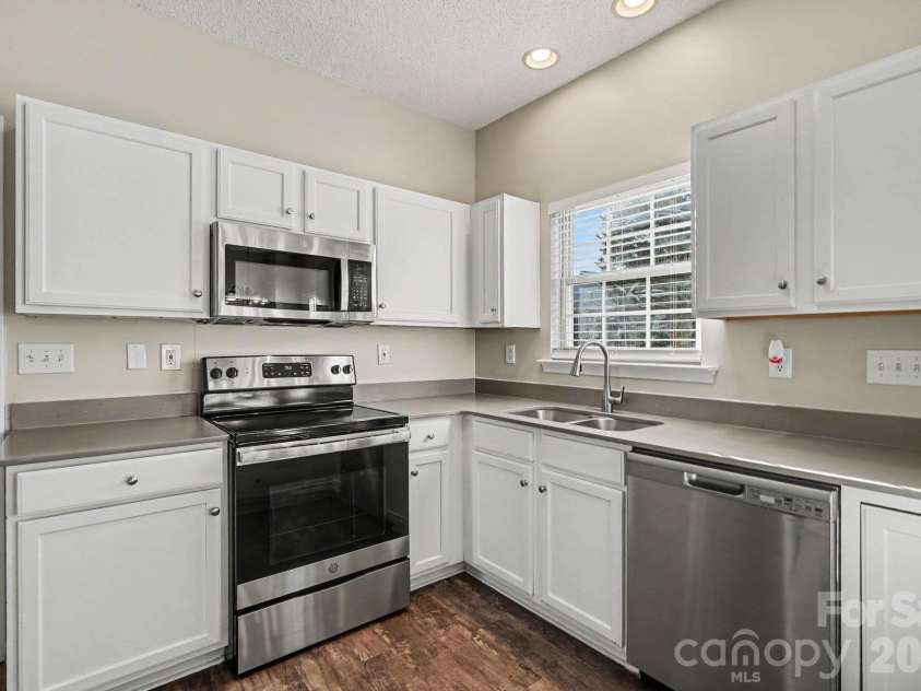 1009 Sandy Point Drive, Concord, NC 28025.  MLS# CAR4429482, YatesRealty ID 55063. 