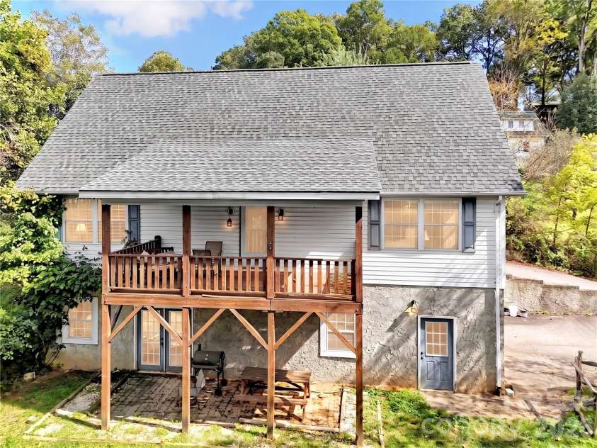 21 Eden Lane, Waynesville, NC 28785.  MLS# CAR4431720, YatesRealty ID 55067. 