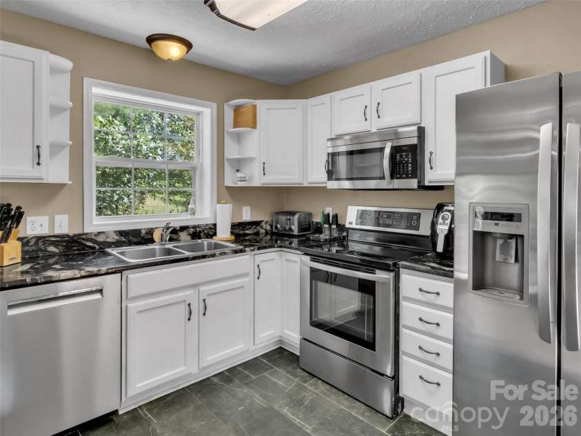 21 Eden Lane, Waynesville, NC 28785.  MLS# CAR4431720, YatesRealty ID 55067. 