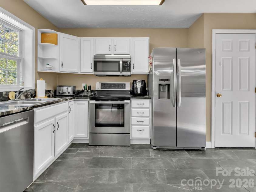 21 Eden Lane, Waynesville, NC 28785.  MLS# CAR4431720, YatesRealty ID 55067. 