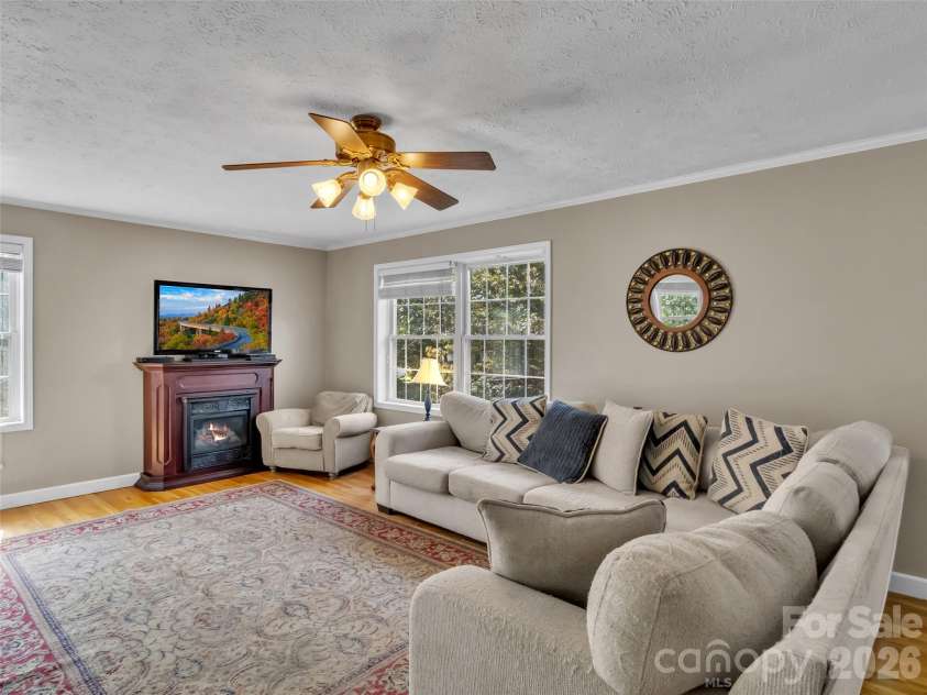 21 Eden Lane, Waynesville, NC 28785.  MLS# CAR4431720, YatesRealty ID 55067. 