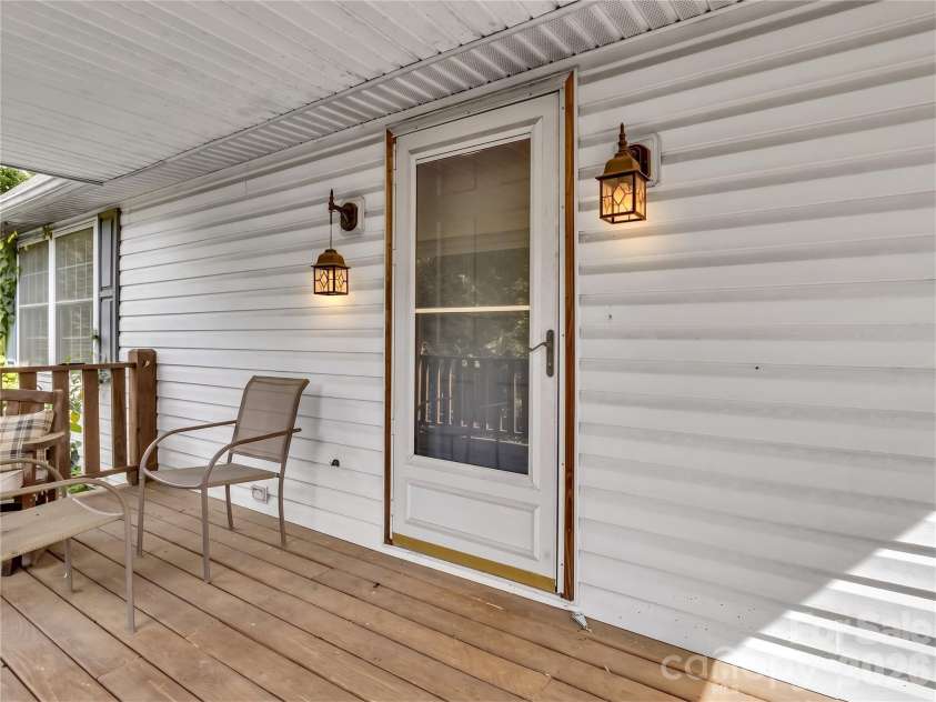 21 Eden Lane, Waynesville, NC 28785.  MLS# CAR4431720, YatesRealty ID 55067. 