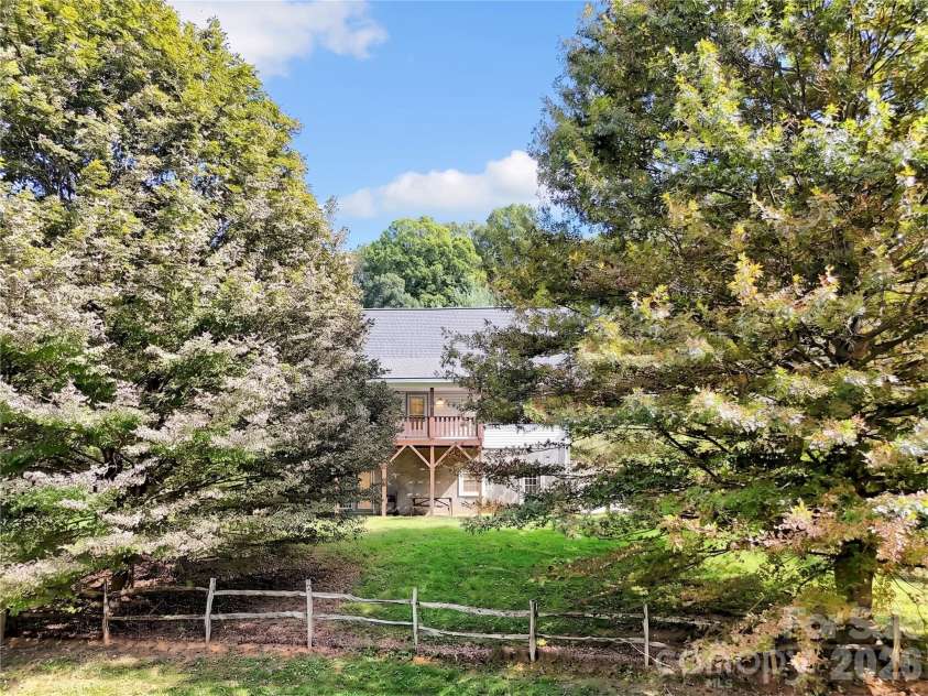 21 Eden Lane, Waynesville, NC 28785.  MLS# CAR4431720, YatesRealty ID 55067. 