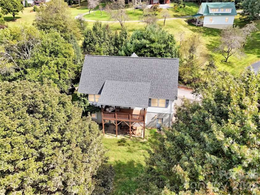 21 Eden Lane, Waynesville, NC 28785.  MLS# CAR4431720, YatesRealty ID 55067. 