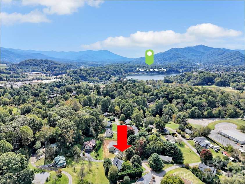 21 Eden Lane, Waynesville, NC 28785.  MLS# CAR4431720, YatesRealty ID 55067. 