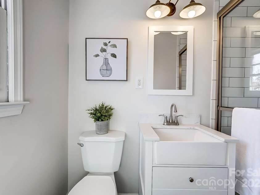 6101 Davidson Drive, Matthews, NC 28104.  MLS# CAR4207262, YatesRealty ID 5507. 