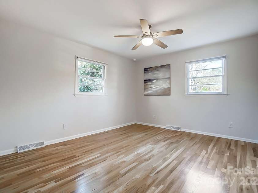 6101 Davidson Drive, Matthews, NC 28104.  MLS# CAR4207262, YatesRealty ID 5507. 