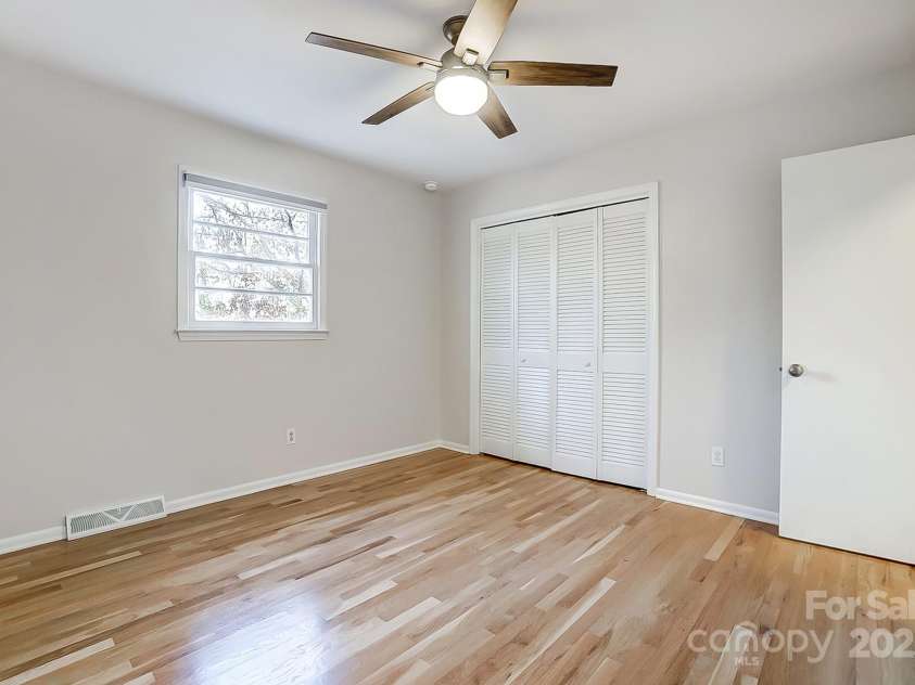 6101 Davidson Drive, Matthews, NC 28104.  MLS# CAR4207262, YatesRealty ID 5507. 