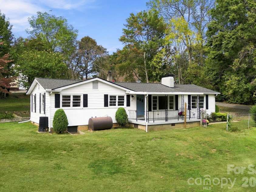 111 Sherwood Road, Swannanoa, NC 28778.  MLS# CAR4418228, YatesRealty ID 55071. 