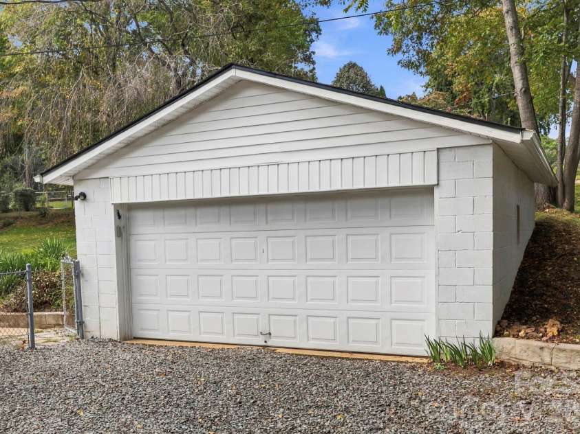111 Sherwood Road, Swannanoa, NC 28778.  MLS# CAR4418228, YatesRealty ID 55071. 